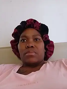 Real1SweetQueen online show from July 3, 2026, 7:37 am