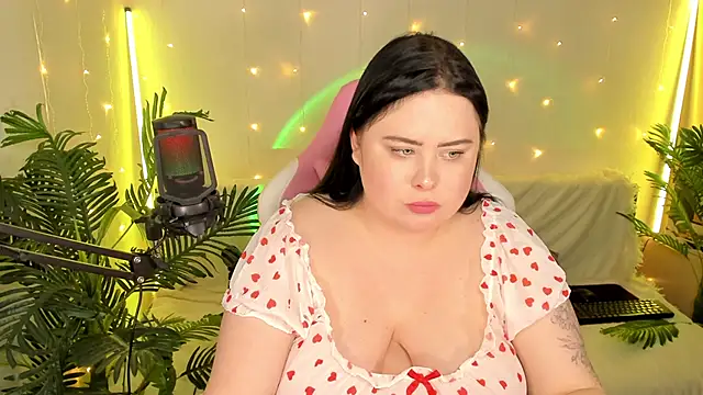 Akemi BBW online show from January 1, 2025, 8:04 pm