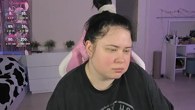 Akemi BBW online show from May 20, 2026, 9:15 am