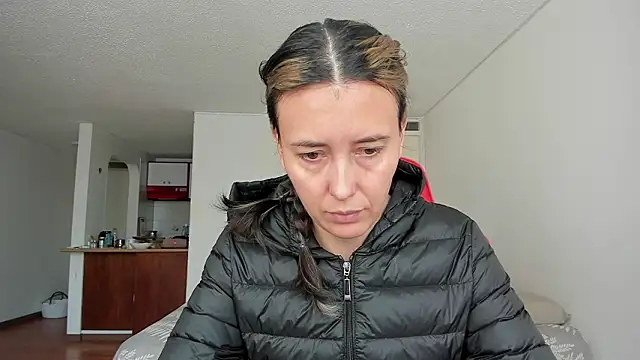 zoe jeane beker online show from March 15, 2026, 8:04 pm