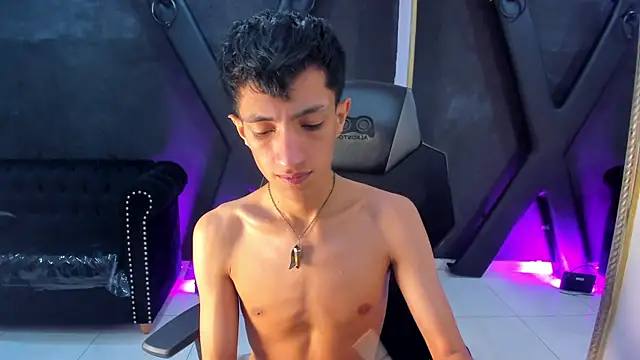 DereckCooperr online show from November 10, 2025, 10:31 pm