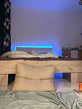 Snapshot of freiiaflower chatting on February 19, 2025, 7:16 pm freiiaflower online show from February 19, 2025, 7:16 pm