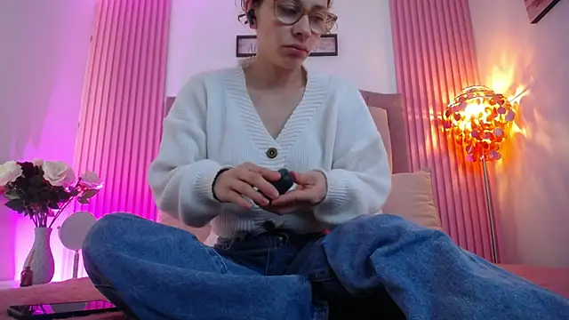 Snapshot of Katy_Van chatting on May 30, 2026, 2:47 pm Katy Van online show from May 30, 2026, 2:47 pm