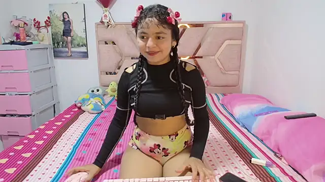 Winnifer Gonzal online show from April 25, 2026, 3:53 am