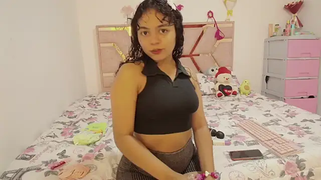 Winnifer Gonzal online show from May 5, 2026, 3:47 am