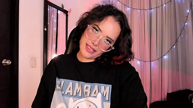 Snapshot of willow_poisson chatting on June 14, 2026, 2:24 am willow poisson online show from June 14, 2026, 2:24 am