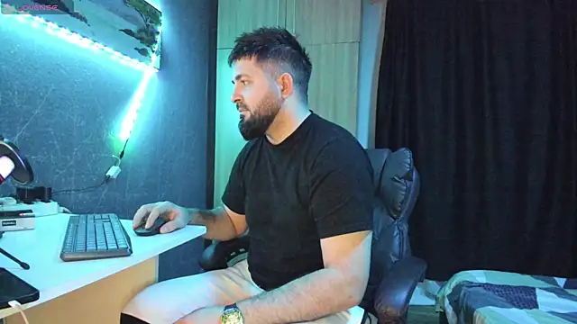 Snapshot of Eduu2322 chatting on February 18, 2025, 10:58 pm Eduu2322 online show from February 18, 2025, 10:58 pm