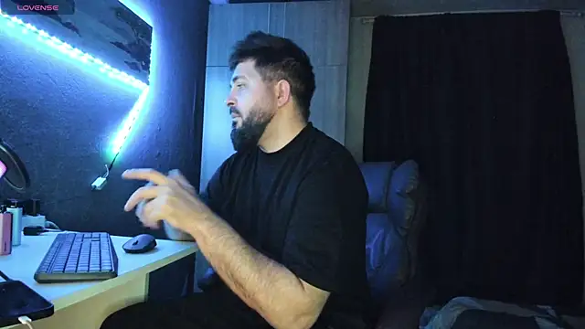 Snapshot of Eduu2322 chatting on March 2, 2025, 10:38 pm Eduu2322 online show from March 2, 2025, 10:38 pm