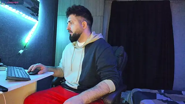 Snapshot of Eduu2322 chatting on March 17, 2025, 10:06 pm Eduu2322 online show from March 17, 2025, 10:06 pm