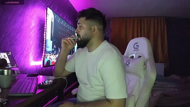 Eduu2322 online show from February 12, 2026, 10:16 pm