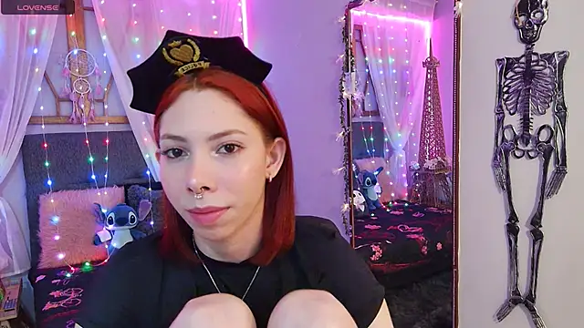 Snapshot of laura_olssen chatting on February 12, 2025, 12:44 pm laura olssen online show from February 12, 2025, 12:44 pm