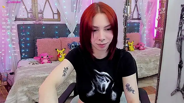 Snapshot of laura_olssen chatting on November 17, 2025, 12:33 pm laura olssen online show from November 17, 2025, 12:33 pm