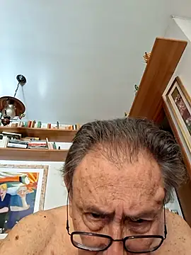 Snapshot of papillonhotofficial chatting on June 21, 2026, 4:20 pm papillonhotofficial online show from June 21, 2026, 4:20 pm