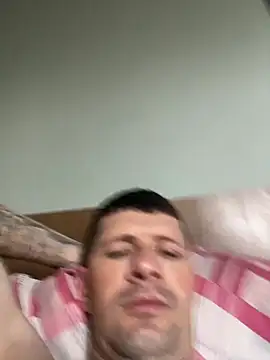 Juliano2289 online show from April 15, 2026, 6:26 pm