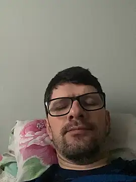 Snapshot of Juliano2289 chatting on July 28, 2026, 3:43 pm Juliano2289 online show from July 28, 2026, 3:43 pm