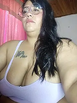 KATYGONZALEZ online show from April 22, 2026, 10:11 pm