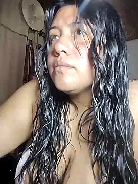 Snapshot of KATYGONZALEZ chatting on June 11, 2026, 12:32 am KATYGONZALEZ online show from June 11, 2026, 12:32 am