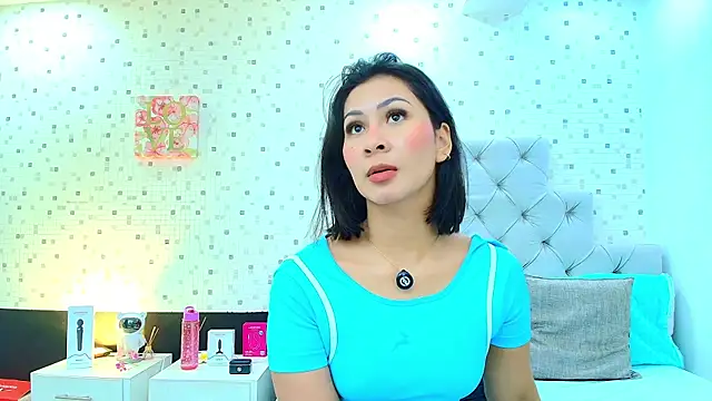JulietaReyess online show from June 12, 2026, 11:53 am