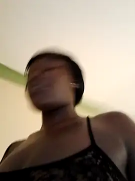 Snapshot of _BLVCKGIRL_SHERIF chatting on February 12, 2025, 12:22 pm BLVCKGIRL SHERIF online show from February 12, 2025, 12:22 pm