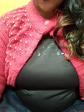 Snapshot of CUTE_SOPHIA- chatting on January 1, 2025, 6:49 pm CUTE SOPHIA- online show from January 1, 2025, 6:49 pm