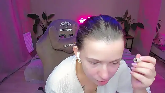 HelloRoxy online show from December 29, 2024, 12:09 am