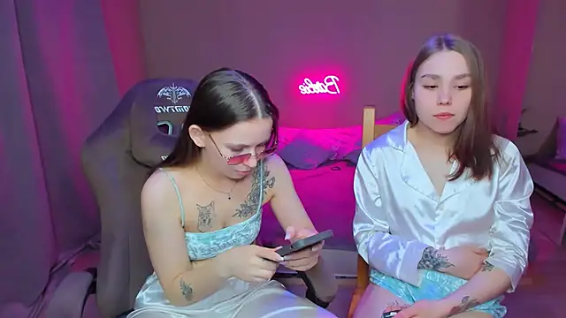 HelloRoxy online show from March 2, 2025, 12:43 pm