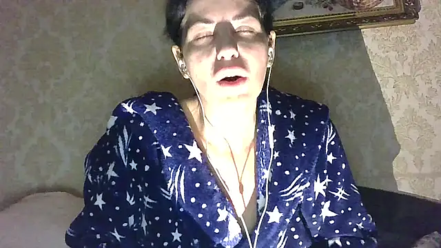 StunnigArt online show from April 27, 2026, 1:25 am