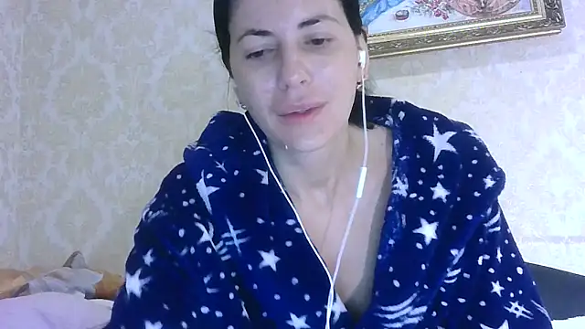 Snapshot of StunnigArt chatting on June 1, 2026, 1:07 am StunnigArt online show from June 1, 2026, 1:07 am
