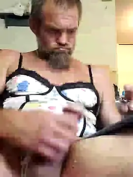 Snapshot of littleChop33 chatting on October 2, 2025, 2:40 am littleChop33 online show from October 2, 2025, 2:40 am