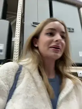 EvieEvans online show from February 20, 2025, 6:24 pm