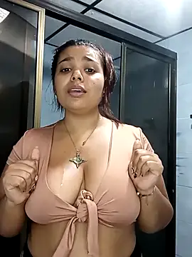 Snapshot of stefanie010 chatting on February 4, 2026, 7:09 pm stefanie010 online show from February 4, 2026, 7:09 pm