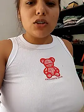 Snapshot of stefanie010 chatting on February 22, 2026, 5:11 pm stefanie010 online show from February 22, 2026, 5:11 pm