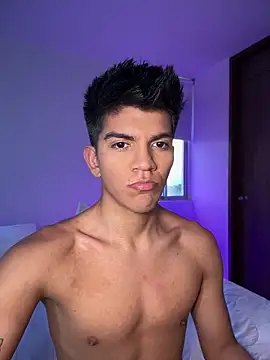 santiago 01 online show from February 4, 2025, 10:55 pm