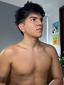 Snapshot of santiago_01 chatting on June 27, 2026, 9:42 pm santiago 01 online show from June 27, 2026, 9:42 pm
