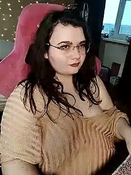 Snapshot of DenisHailey chatting on February 16, 2025, 2:43 pm DenisHailey online show from February 16, 2025, 2:43 pm