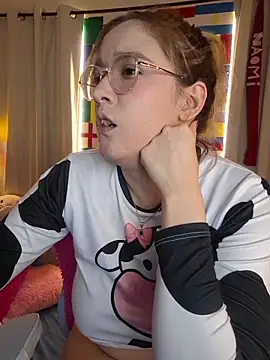 Snapshot of NaomiShimizu chatting on June 11, 2026, 2:53 am NaomiShimizu online show from June 11, 2026, 2:53 am
