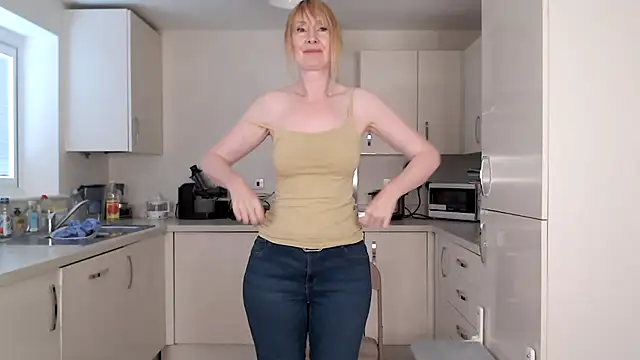 Snapshot of British_Goddess_Anna chatting on July 19, 2026, 8:07 am British Goddess Anna online show from July 19, 2026, 8:07 am
