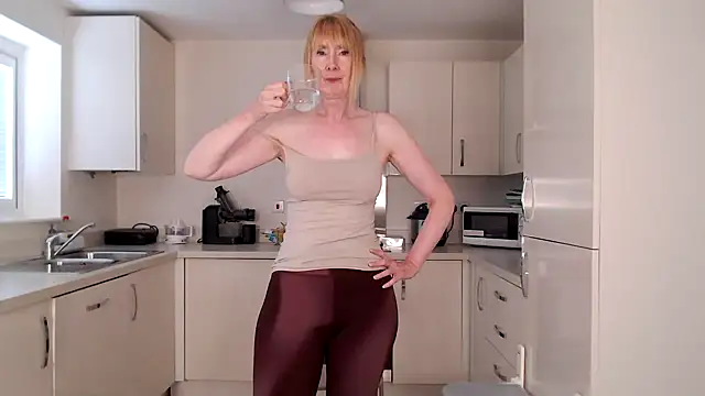 Snapshot of British_Goddess_Anna chatting on August 1, 2026, 8:24 am British Goddess Anna online show from August 1, 2026, 8:24 am