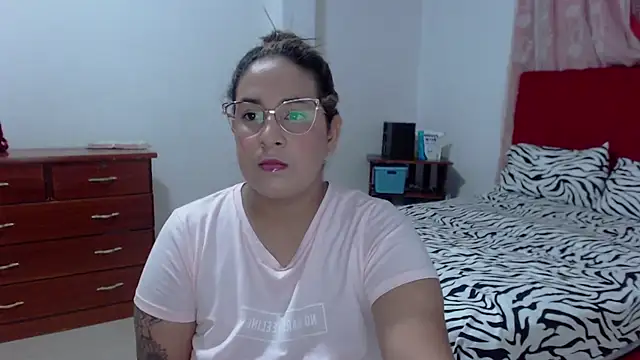 Snapshot of KathyHardcore69 chatting on December 16, 2024, 4:23 am KathyHardcore69 online show from December 16, 2024, 4:23 am