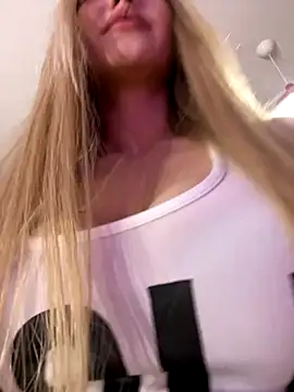 Snapshot of Lunalikaiya chatting on November 15, 2025, 5:42 pm Lunalikaiya online show from November 15, 2025, 5:42 pm