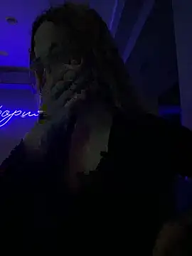 Snapshot of Lunalikaiya chatting on November 16, 2025, 4:23 pm Lunalikaiya online show from November 16, 2025, 4:23 pm