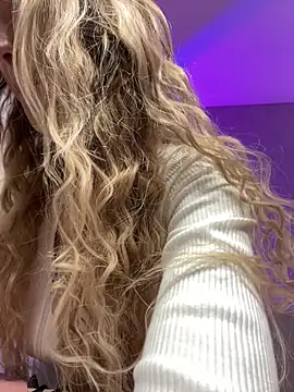 Snapshot of Lunalikaiya chatting on November 18, 2025, 5:17 pm Lunalikaiya online show from November 18, 2025, 5:17 pm