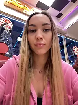 Snapshot of Lunalikaiya chatting on November 19, 2025, 2:39 pm Lunalikaiya online show from November 19, 2025, 2:39 pm