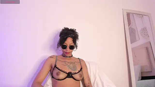 daiana curly online show from March 18, 2025, 2:26 pm