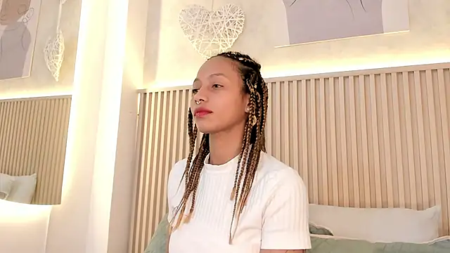 daiana curly online show from March 15, 2026, 7:42 pm