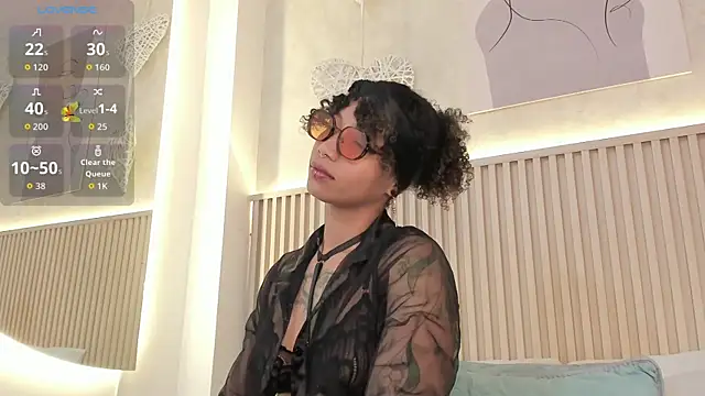 daiana curly online show from May 4, 2026, 8:05 pm