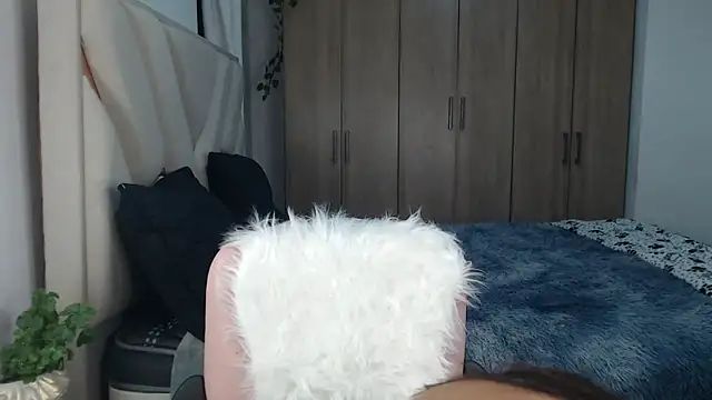 fairylatin222 online show from March 21, 2025, 9:56 am