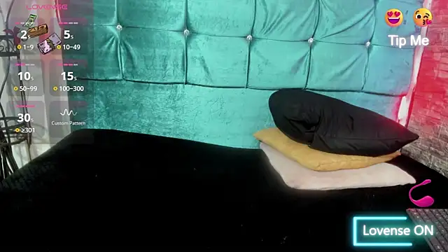 Cloee66 online show from December 3, 2025, 6:50 pm