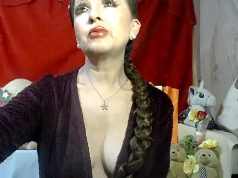 hottieperla online show from September 11, 2025, 7:03 pm