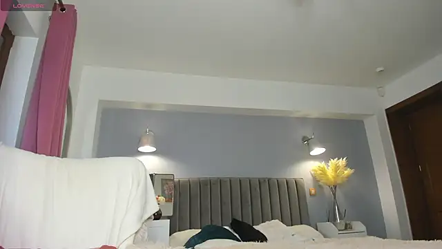 Awesome Jolie online show from January 6, 2026, 6:50 am